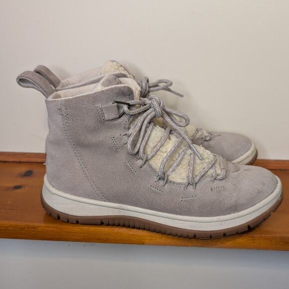 UGG Lakesider Sneaker Boots 7.5 - Picture 2 of 7